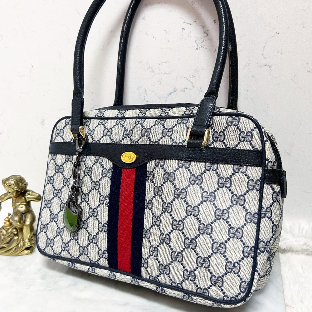 Authentic Gucci Vintage Supreme Monogram Sherry Doctor style Bag